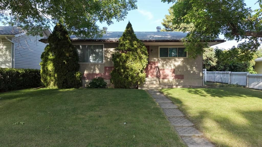 1424 Radisson Drive SE, Calgary — photo 5 of 34
