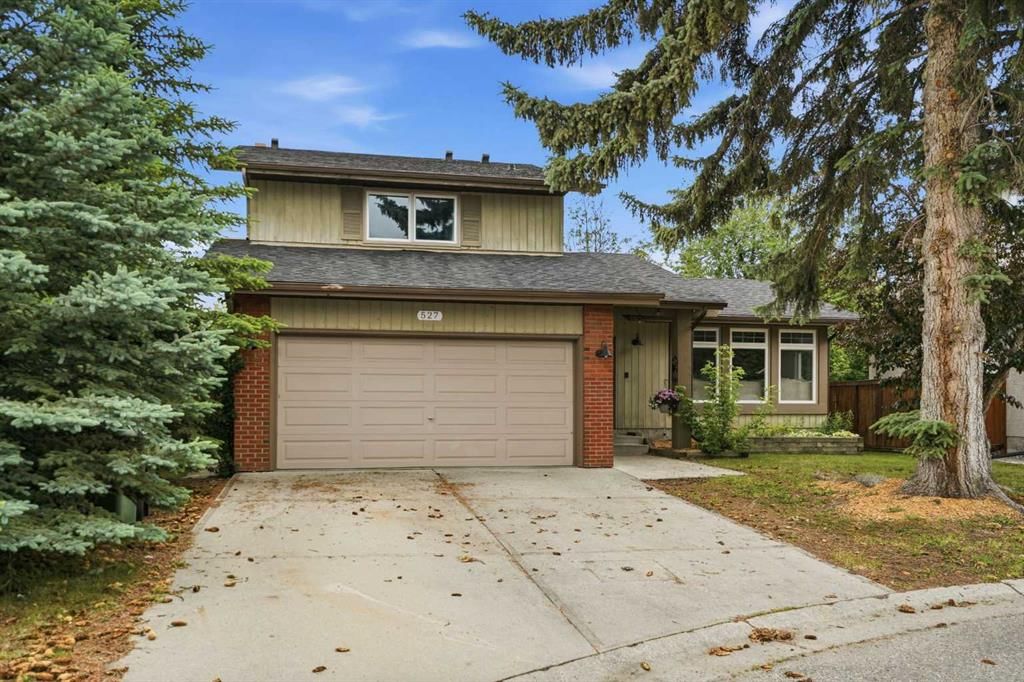 527 Deer Side Place SE, Calgary — main listing photo
