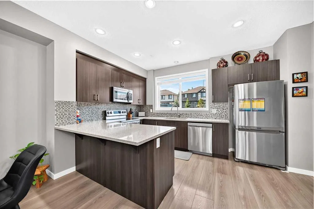 4016 New Brighton Grove SE, Calgary — photo 4 of 31