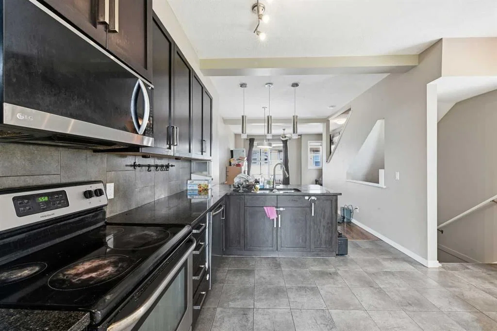 28 New Brighton Point SE, Calgary — photo 3 of 26