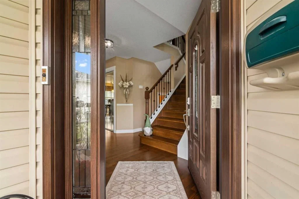 217 Douglas Glen Close SE, Calgary — photo 4 of 42