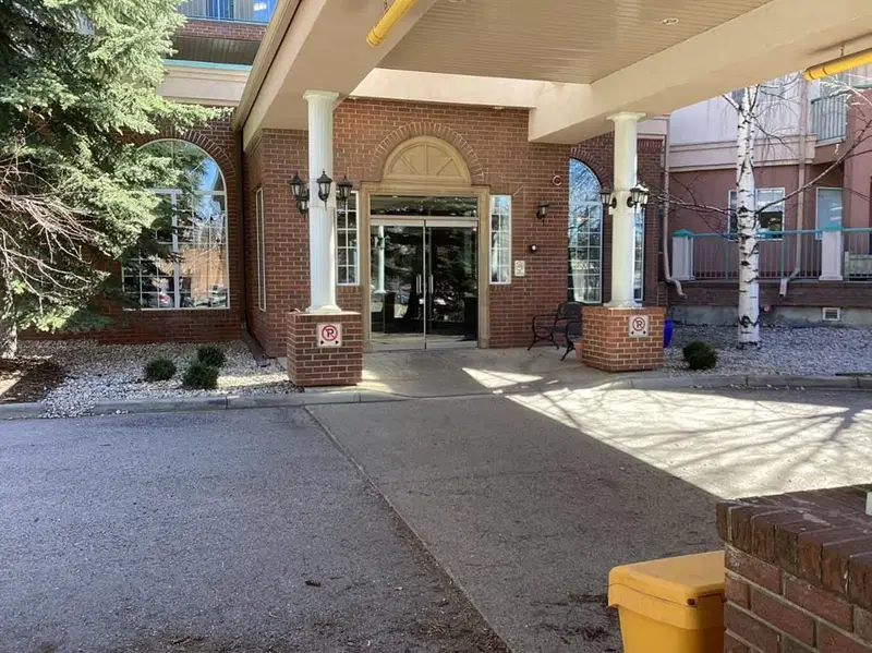 302, 200 Lincoln Way SW, Calgary — recently sold condo
