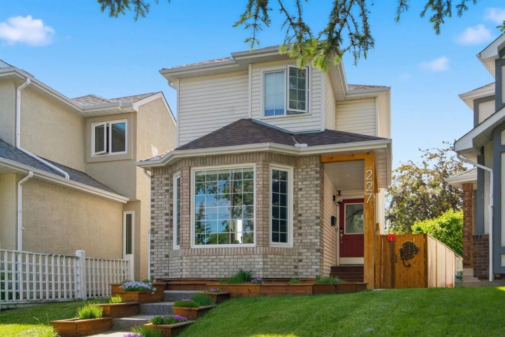 227 Coachway Road SW, Calgary — photo 2 of 50