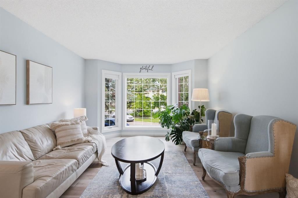227 Coachway Road SW, Calgary — photo 5 of 50