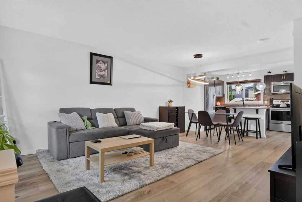 60 Auburn Bay Boulevard SE, Calgary — photo 3 of 50
