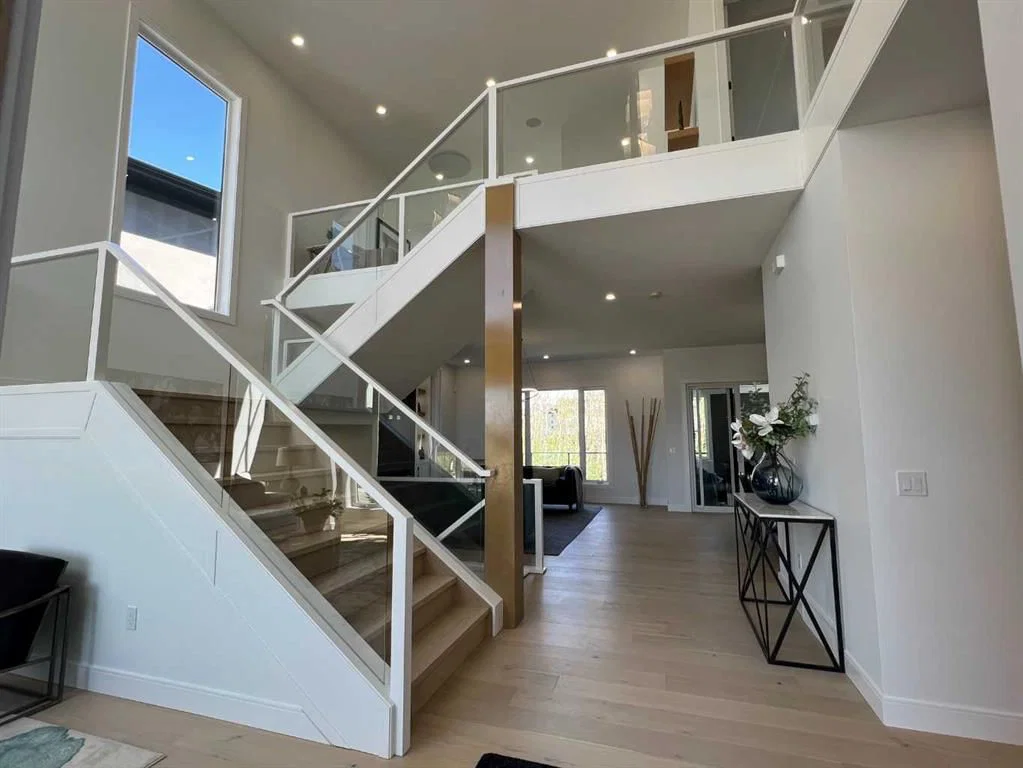 48 Rockcliff Terrace NW, Calgary — photo 2 of 50