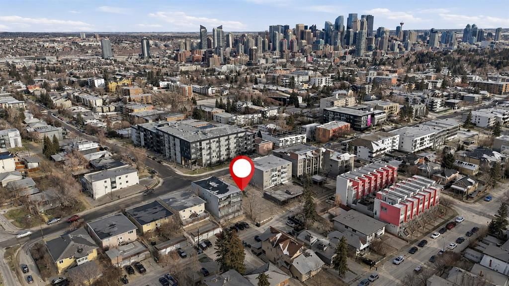 1819 26 Avenue SW, Calgary — photo 3 of 7