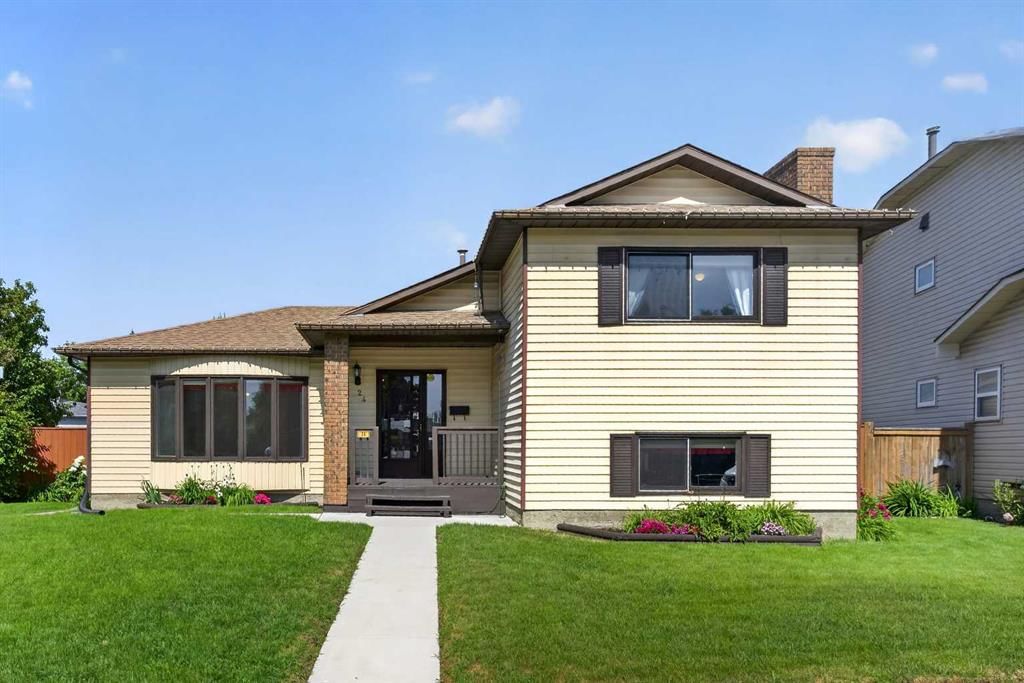 24 Mckenna Mews SE, Calgary — photo 2 of 37
