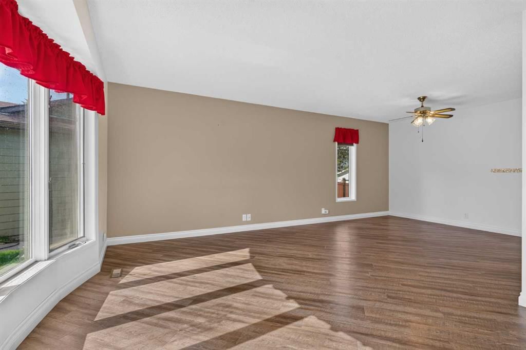 24 Mckenna Mews SE, Calgary — photo 5 of 37