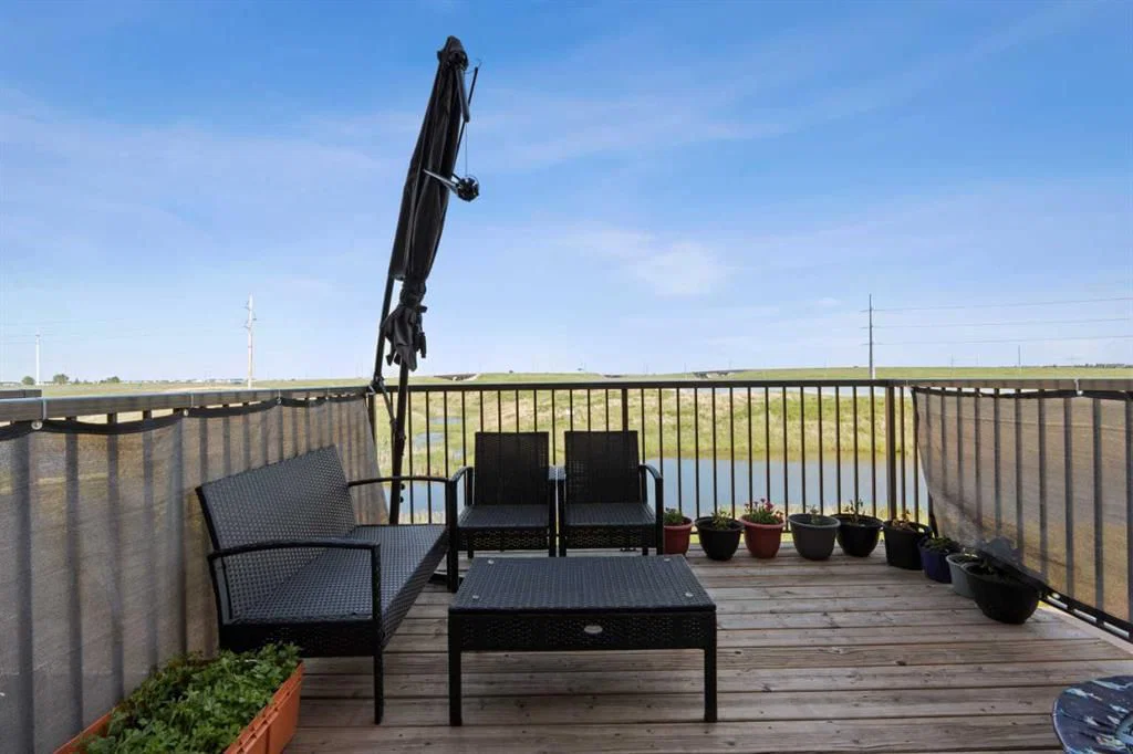 98 Copperstone Villas SE, Calgary — photo 5 of 35
