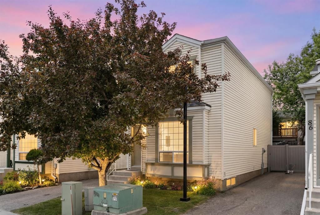 82 Coventry Lane NE, Calgary — main listing photo