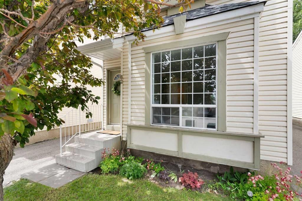 82 Coventry Lane NE, Calgary — photo 2 of 41