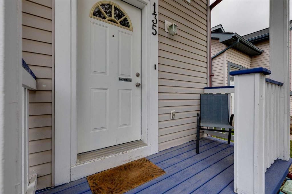 135 Covewood Close NE, Calgary — photo 2 of 19