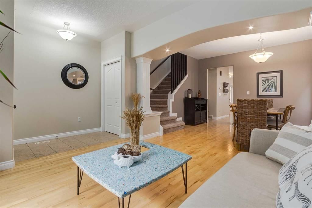310 8 Avenue NE, Calgary — photo 5 of 47