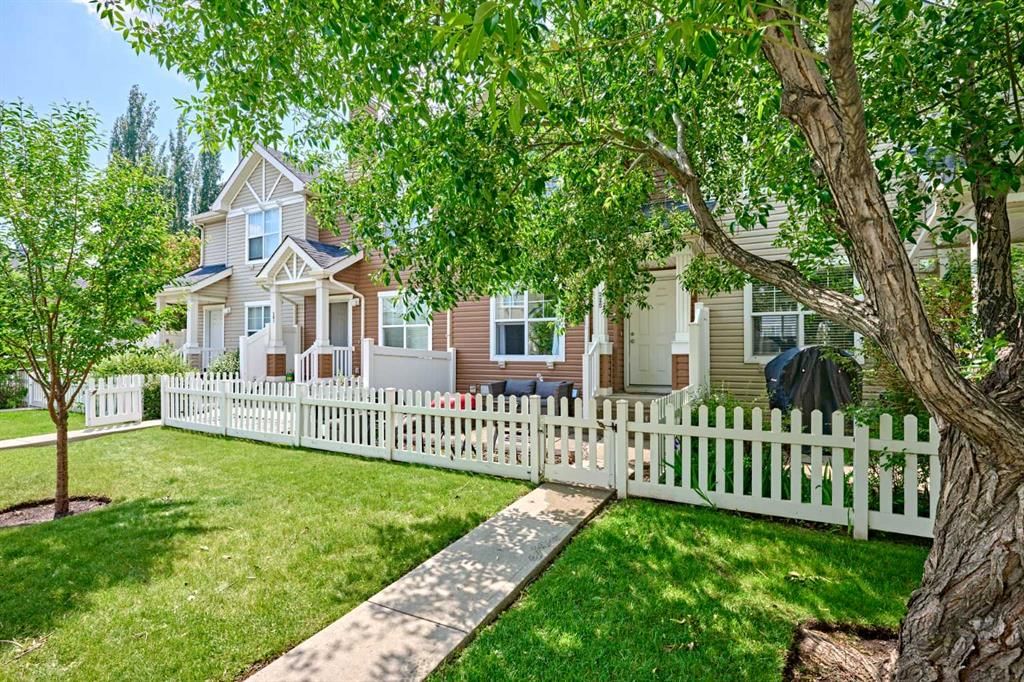 225 ELGIN Gardens SE, Calgary — photo 2 of 44