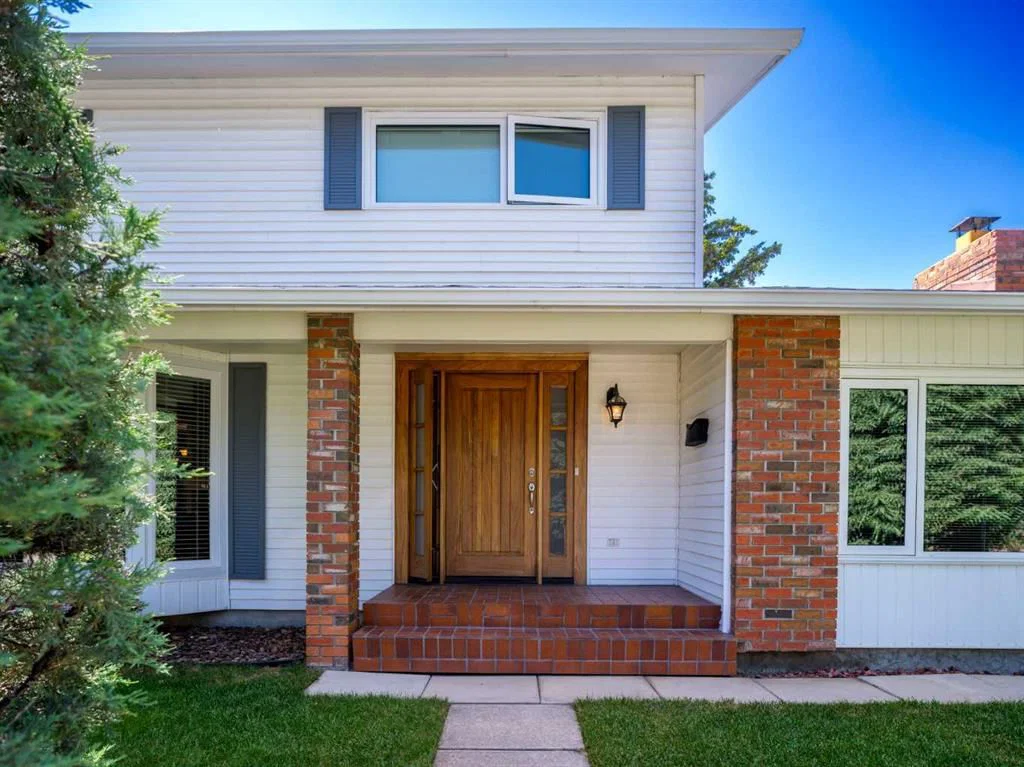 10723 Maplebend Drive SE, Calgary — photo 4 of 50