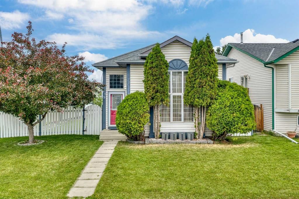 119 Applemont Close SE, Calgary — main listing photo