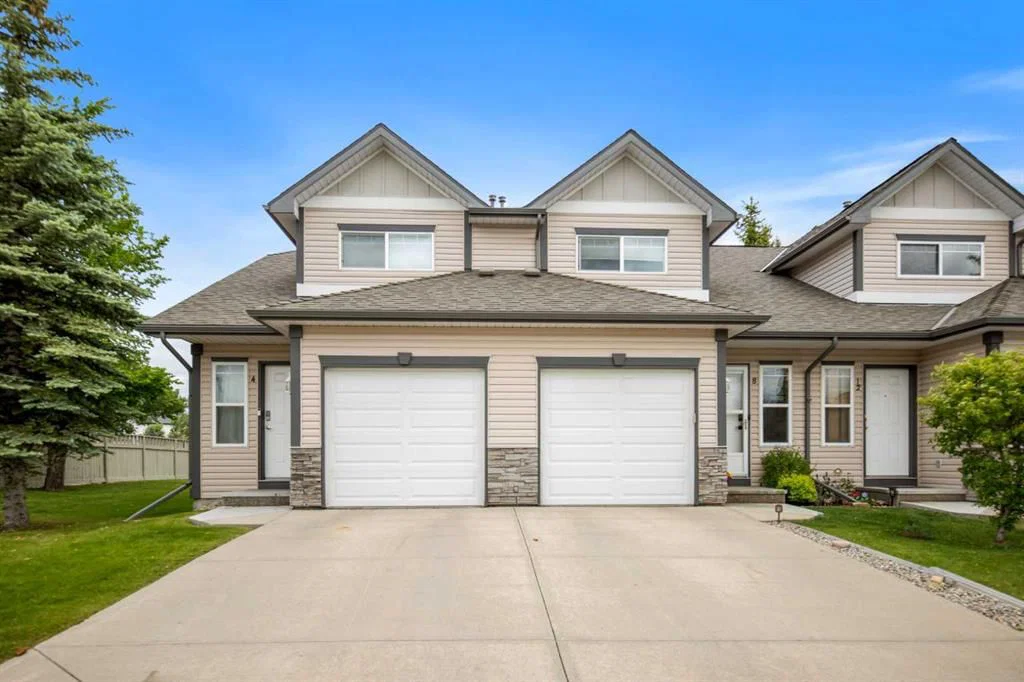 4 Millview Green SW, Calgary — main listing photo