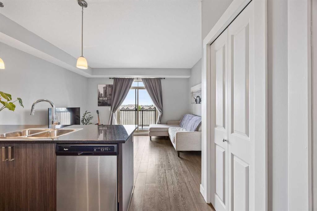 414, 117 Copperpond Common, Calgary — photo 4 of 27