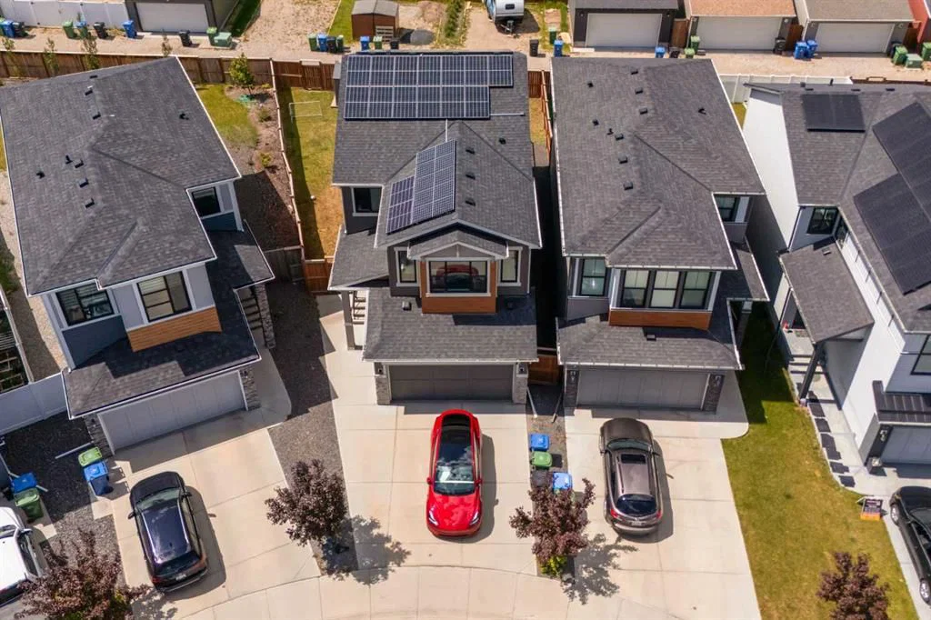 35 Howse Manor NE, Calgary — photo 2 of 48