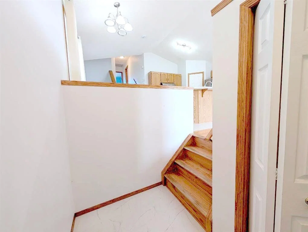 151 Taracove Estate Drive NE, Calgary — photo 4 of 33