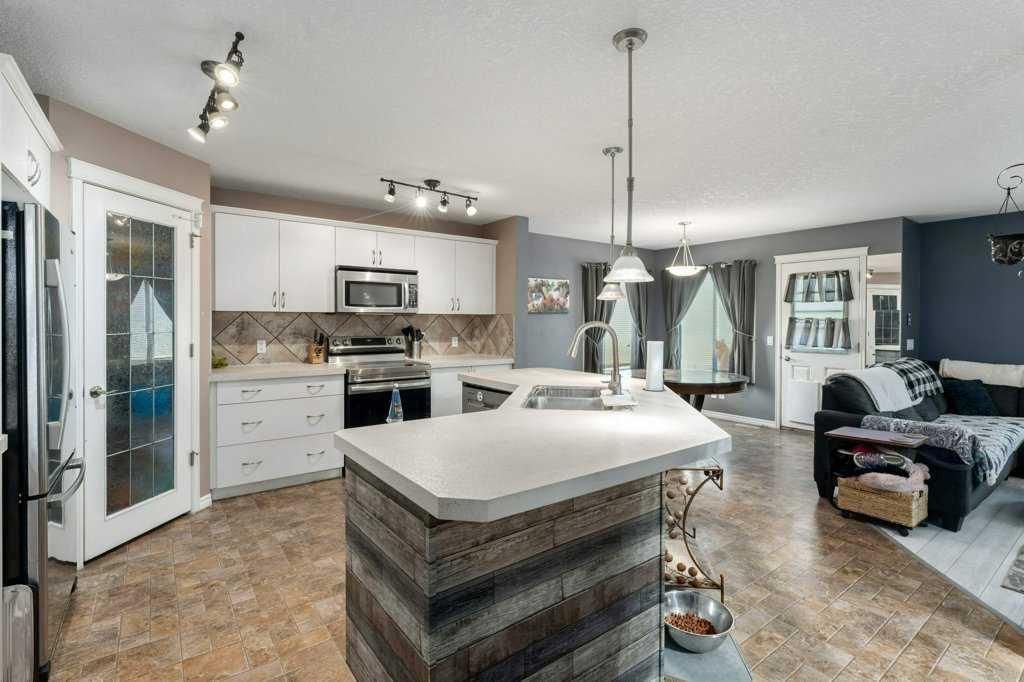 89 Cranarch Grove SE, Calgary — photo 5 of 39