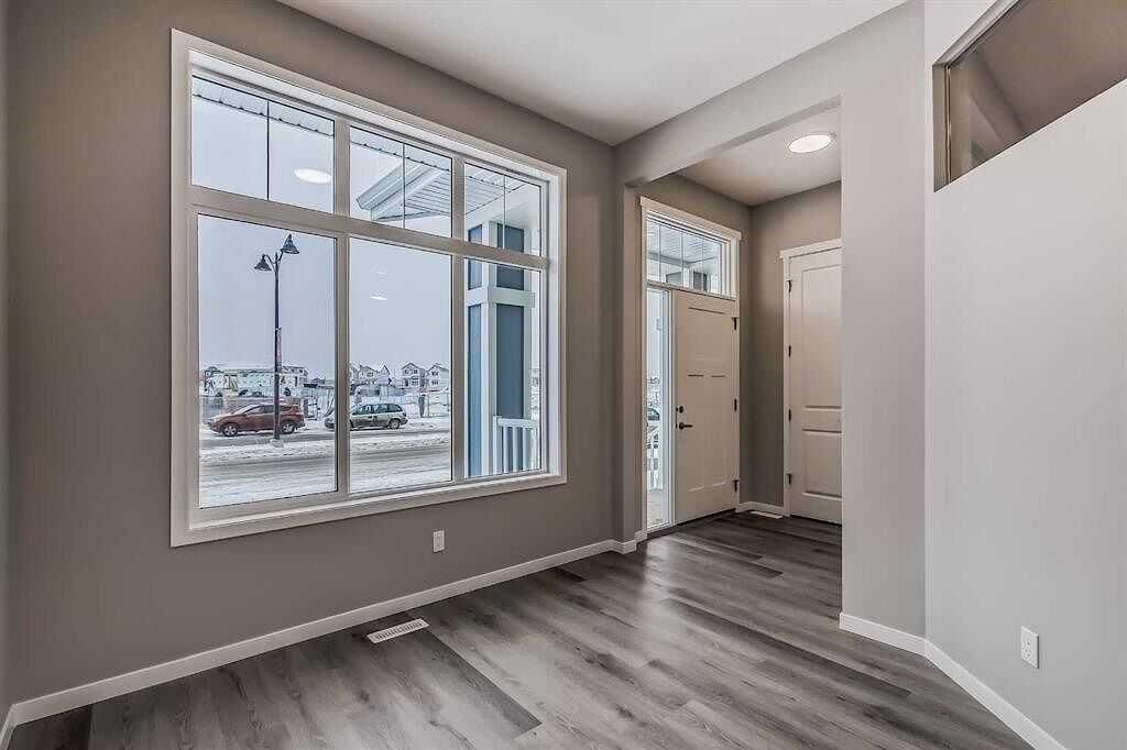 1040 Mahogany Boulevard SE, Calgary — photo 3 of 31