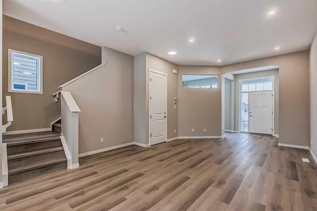 1040 Mahogany Boulevard SE, Calgary — photo 4 of 31