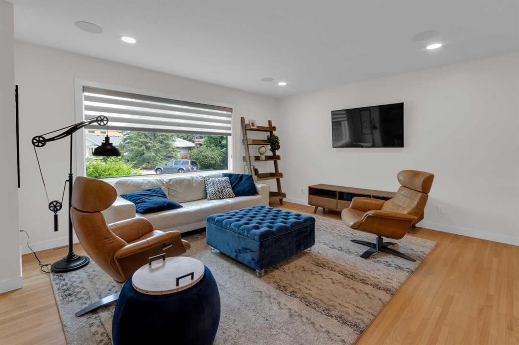 3 Wilshire Place SW, Calgary — photo 2 of 45