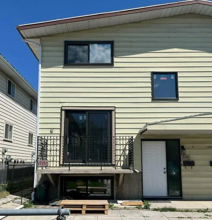 1715a 39 Street SE, Calgary — main listing photo