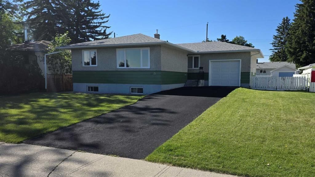 4907 10 Avenue SW, Calgary — main listing photo