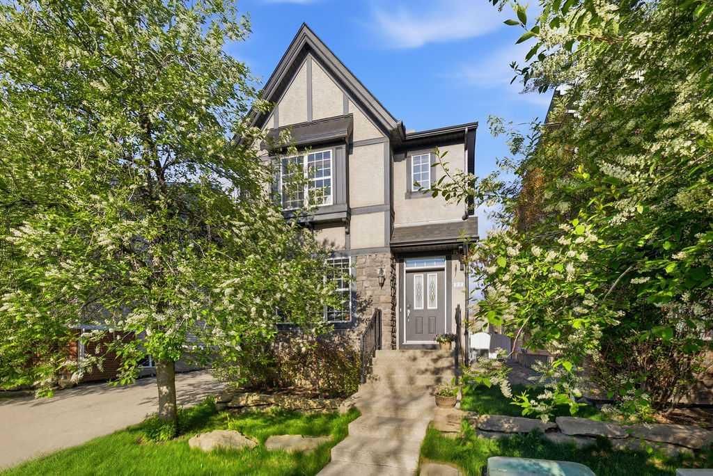 122 Ypres Green SW, Calgary — main listing photo