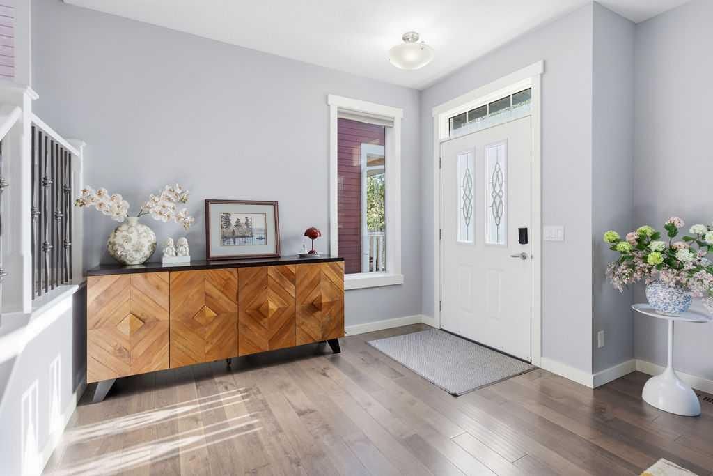 122 Ypres Green SW, Calgary — photo 2 of 46