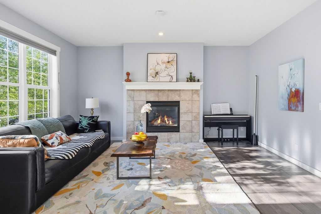 122 Ypres Green SW, Calgary — photo 4 of 46