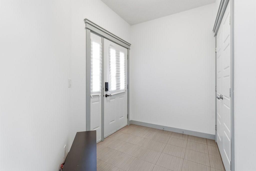 11 Evanscrest Way NW, Calgary — photo 3 of 42