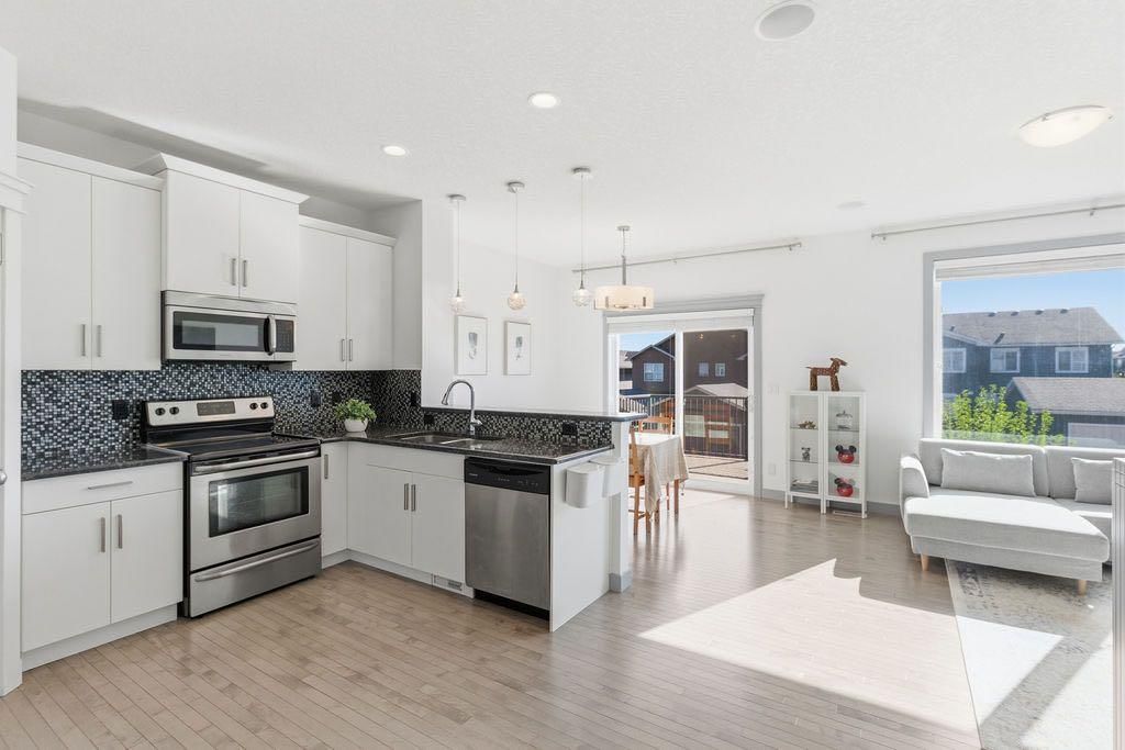 11 Evanscrest Way NW, Calgary — photo 4 of 42