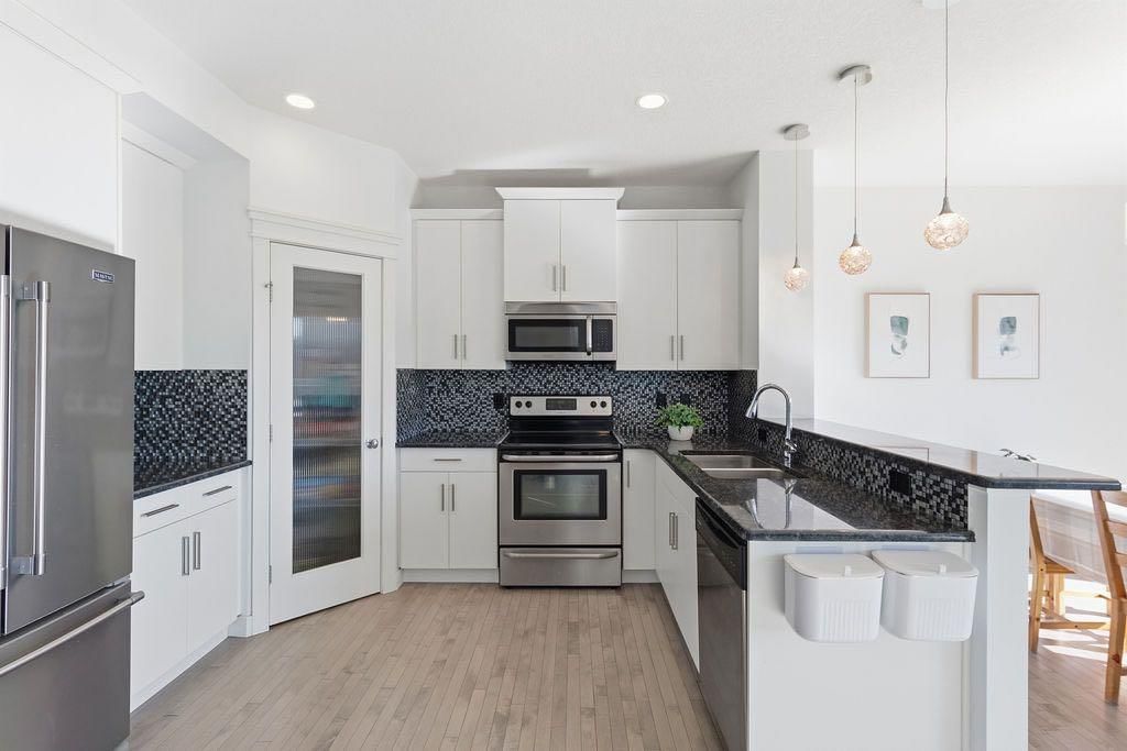 11 Evanscrest Way NW, Calgary — photo 5 of 42
