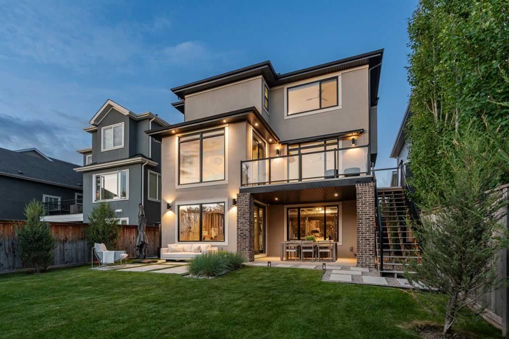 137 West Grove Point SW, Calgary — photo 3 of 50