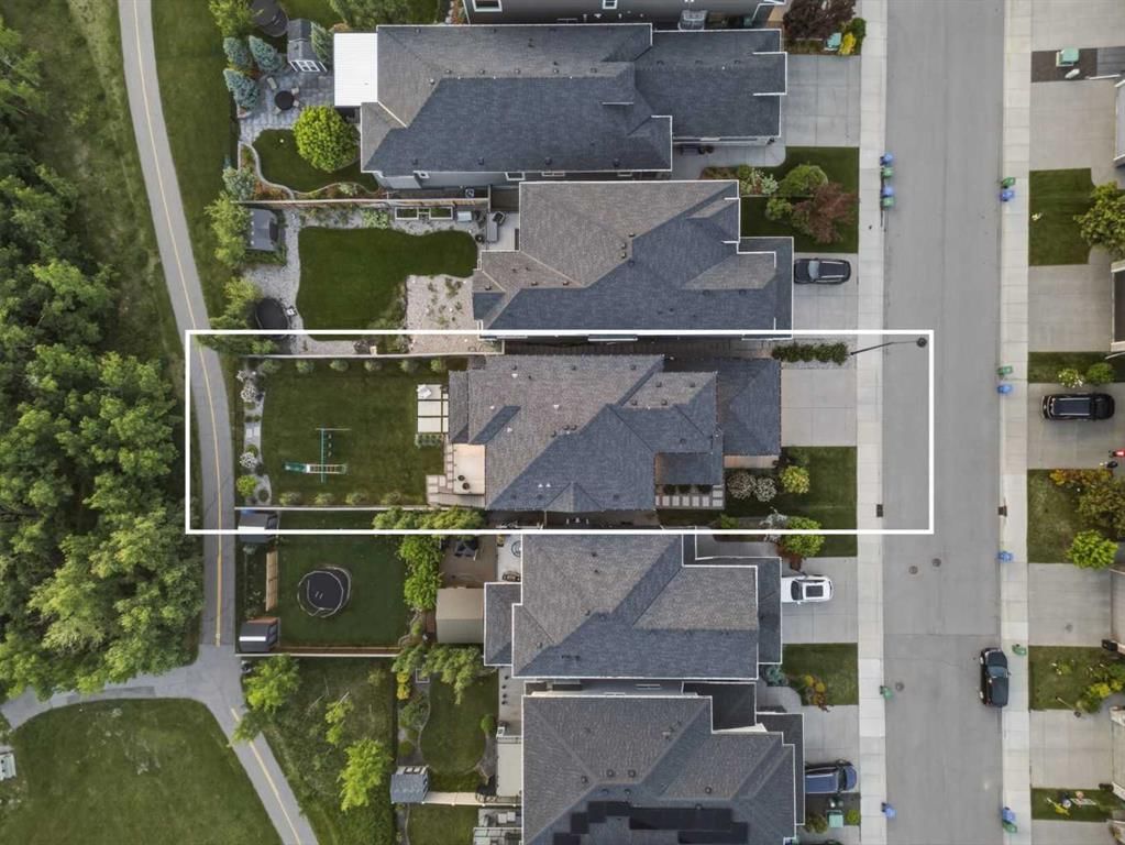 137 West Grove Point SW, Calgary — photo 5 of 50