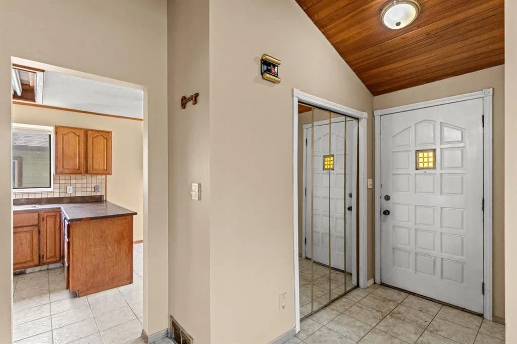 72 Templeson Way NE, Calgary — photo 4 of 26