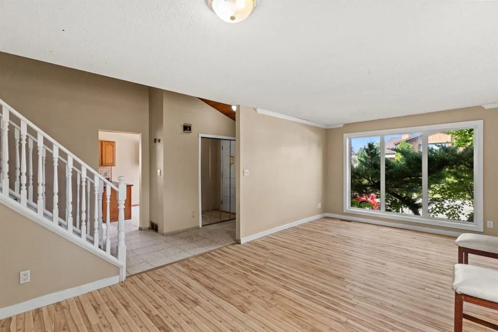 72 Templeson Way NE, Calgary — photo 5 of 26