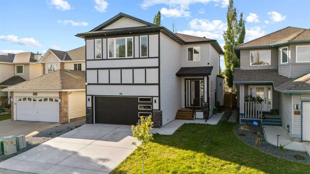 136 Douglas Ridge Green SE, Calgary — photo 2 of 48