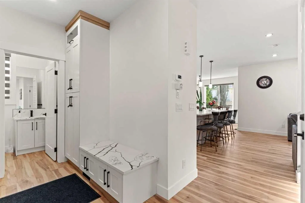 136 Douglas Ridge Green SE, Calgary — photo 4 of 48