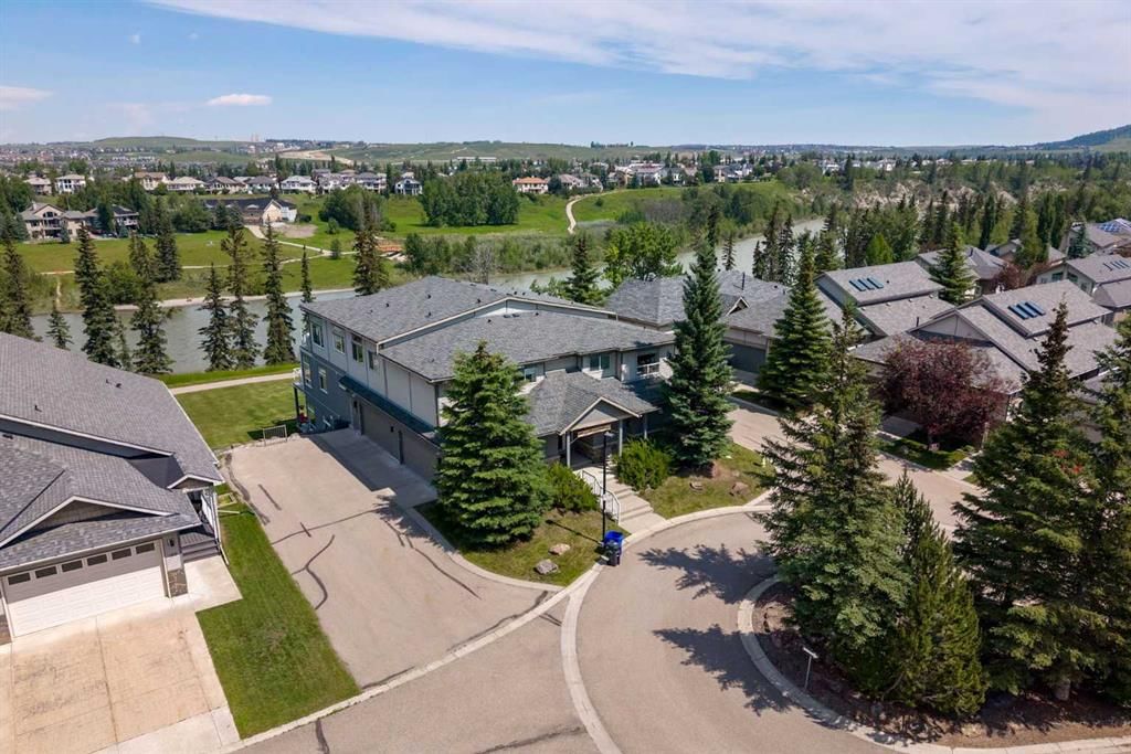 MR, 192 Crawford Drive, Calgary — apartment for sale