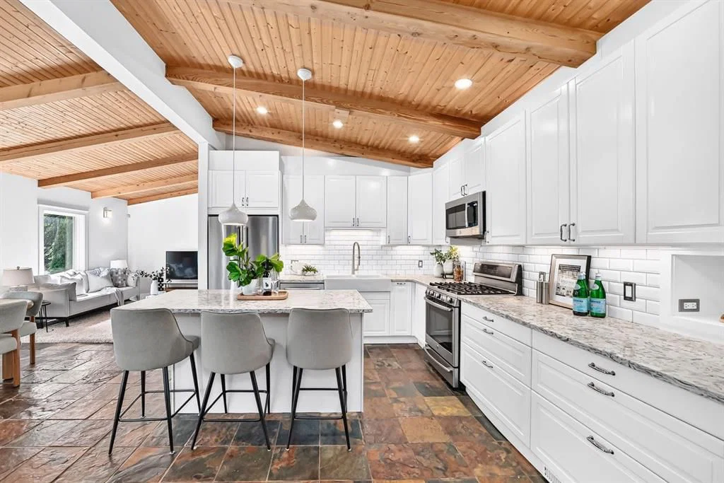 2623 Glenmount Drive SW, Calgary — main listing photo