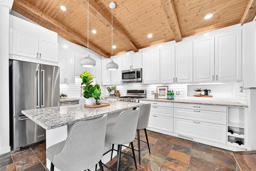 2623 Glenmount Drive SW, Calgary — photo 2 of 49