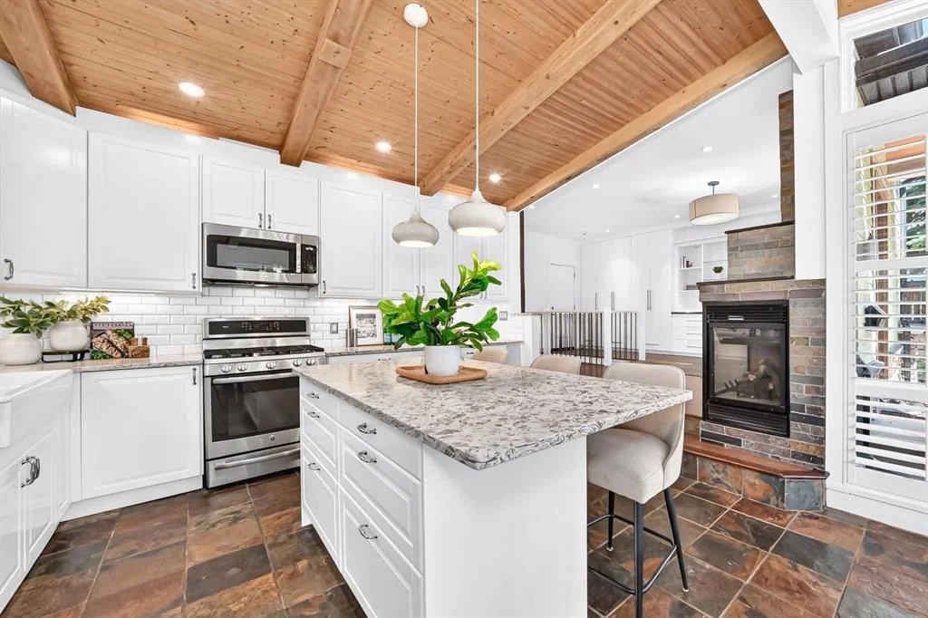 2623 Glenmount Drive SW, Calgary — photo 3 of 49