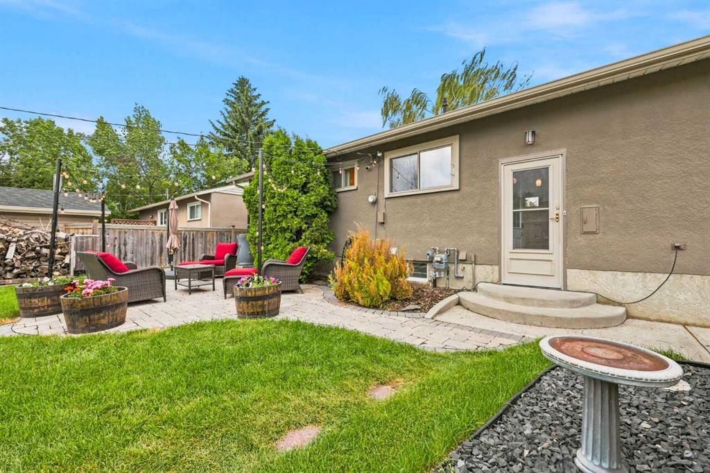 404 Arlington Drive SE, Calgary — photo 2 of 48