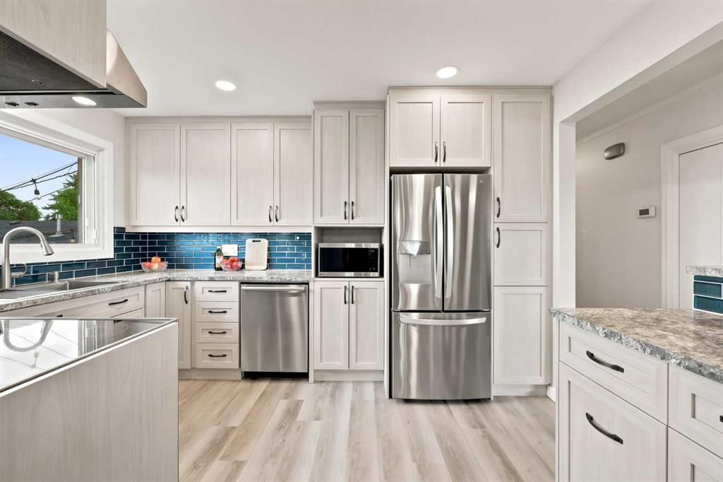 404 Arlington Drive SE, Calgary — photo 3 of 48