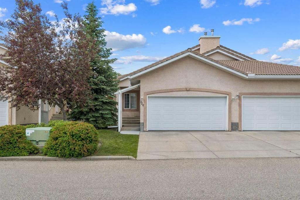 120 Scimitar Heath NW, Calgary — photo 2 of 34